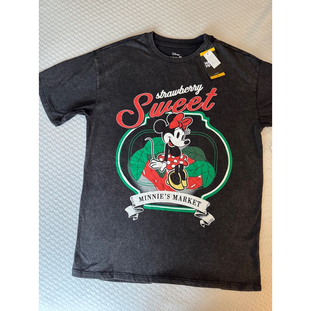 Disney Women M Cotton Graphic T-Shirt‎ Black Red